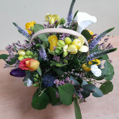 Sherbet Twist - This delightful collection of seasonal blooms is a beautiful way to send your affections. A pretty arrangement in a classic basket simply fizzing with joy and character.